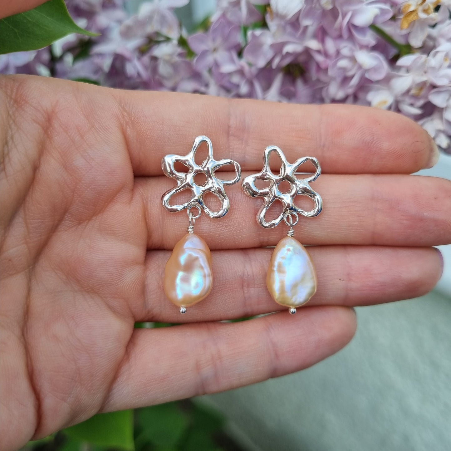 Molten Flower Earrings with Peach Baroque Pearl