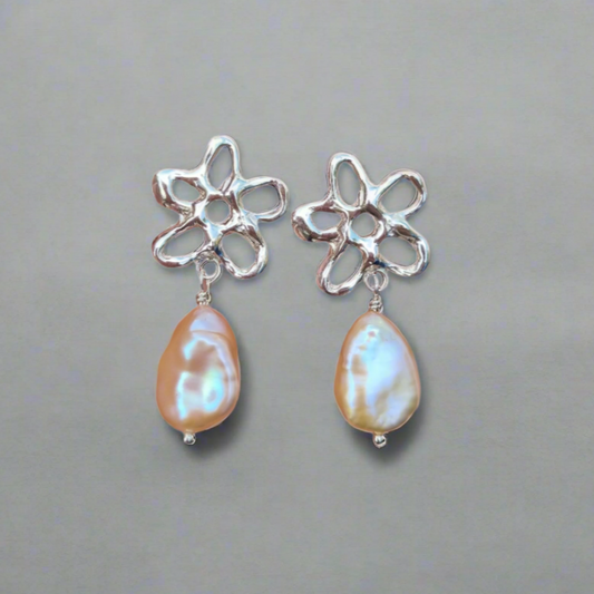 Molten Flower Earrings with Peach Baroque Pearl